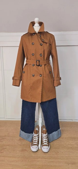 Gabardina color cuero talla M sin estrenar