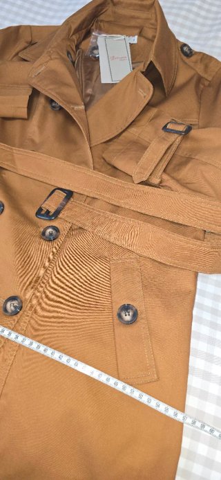 Gabardina color cuero talla M sin estrenar