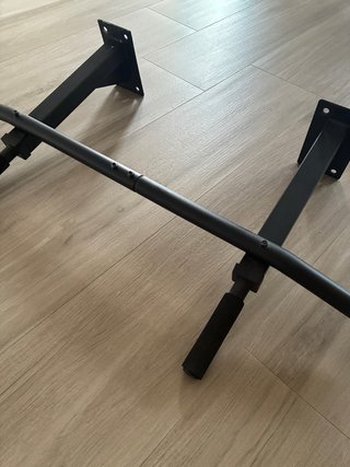 Barra de dominadas negra