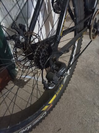 Bicicleta MTB 29 Negra y Amarilla