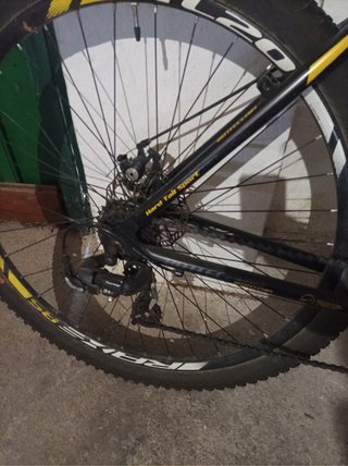 Bicicleta MTB 29 Negra y Amarilla