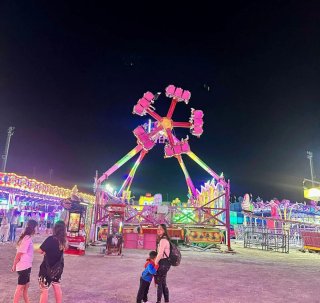 Busco jente para trabajar en la feria