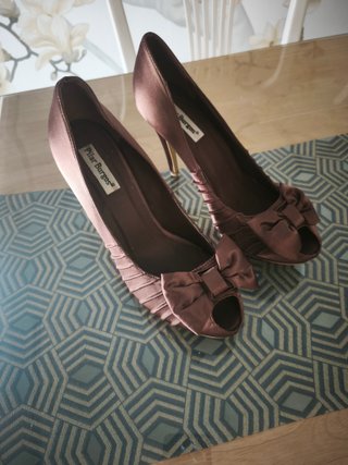Zapatos Pilar Burgos Marrones Tacon Peep Toe