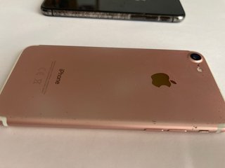 Lote iPhone 7 + iPhone X (Piezas/Reparar)