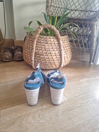Sandalias de cuña verde azulado