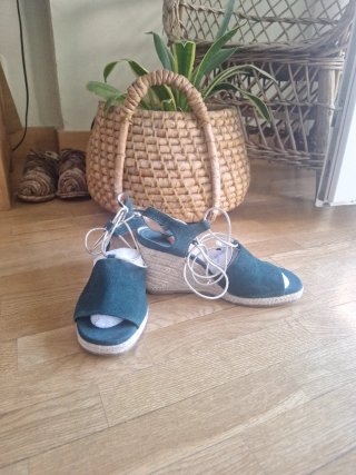 Sandalias de cuña verde azulado