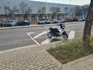 Yamaha Scooter Negra Automática