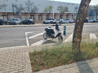Yamaha Scooter Negra Automática