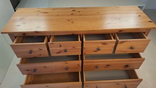 Cómoda de madera con 7 cajones