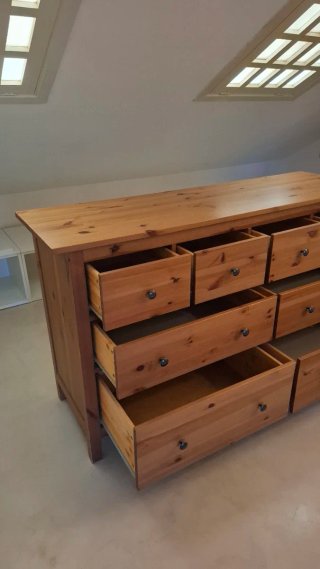 Cómoda de madera con 7 cajones