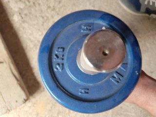 Pesas azules para gimnasio