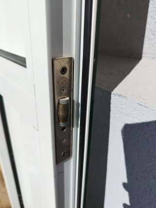 Puerta pequeña aluminio con espejo