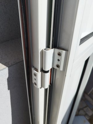 Puerta pequeña aluminio con espejo