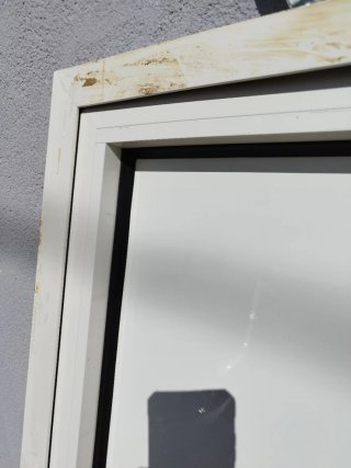 Puerta pequeña aluminio con espejo