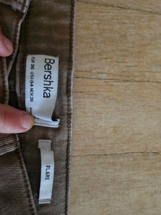 Pantalones acampanados marrones