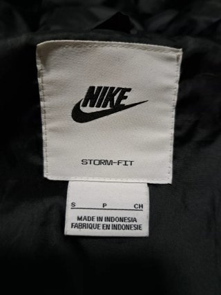 Plumas Nike Negro
