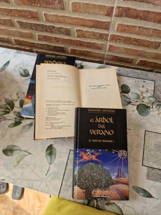 3 libros de literatura  fantástica