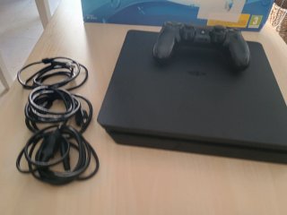 PS4 Slim 500GB Jet Black con Mando y Caja