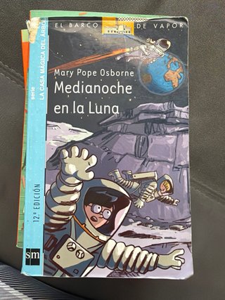 LECTURAS ESCOLARES Varios títulos Hay 6 libros