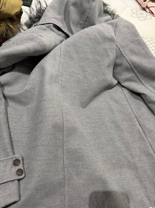 Chaqueta abrigo gris con capucha