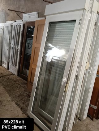 Puerta PVC Climalit 85x228