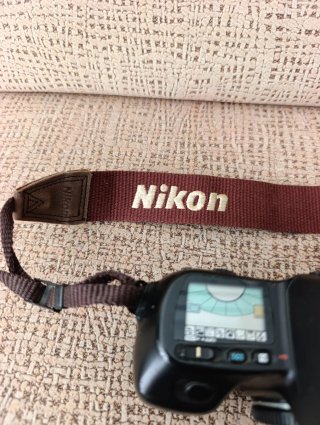 NIKON F70