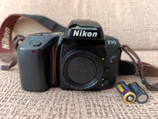 NIKON F70