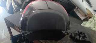 Baúl Honda SH125i Negro y Rojo