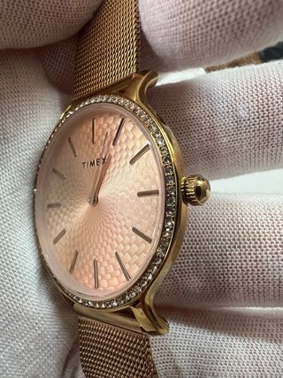 Reloj Timex Dorado y Rosa con Detalles