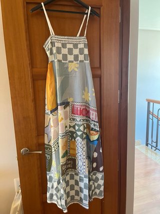 Vestido de verano multicolor con tirantes