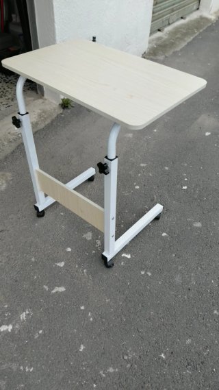 Mesa auxiliar regulable