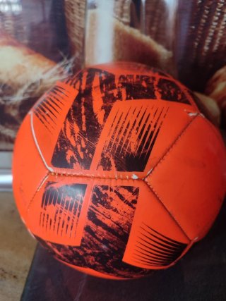 Lote de 3 balones: fútbol y baloncesto
