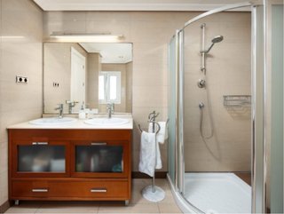 3 Baños Completos: Muebles, Lavabos, Bidé y WC