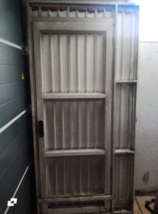 Puerta para obra
