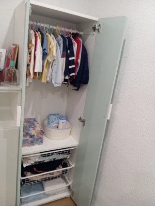 Combinación de Armario infantil  verde y blanco.