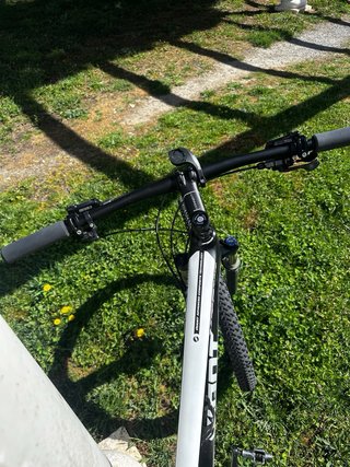 Bicicleta Giant de Montaña Carbono