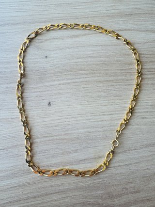 Gargantilla y pulsera dorada