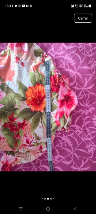 Top floral entallado tonos naranja y rosa