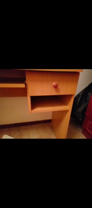 Escritorio madera contrachapada sin ruedas