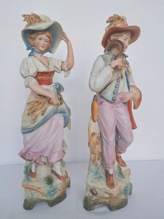 ANTIGUA PAREJA DE FIGURAS EN PORCELANA BISCUIT