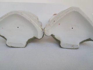 ANTIGUA PAREJA DE FIGURAS EN PORCELANA BISCUIT