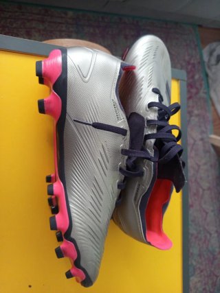 Botas de fútbol Adidas Predator plateadas