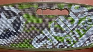 Monopatín camuflaje