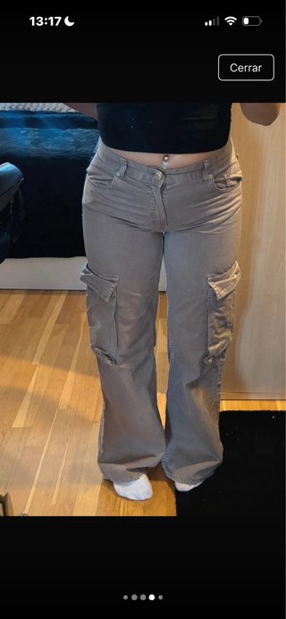 Pantalón cargo Zara gris
