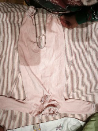 Ropa de diferentes tallas de bebe niño y niña .4€
