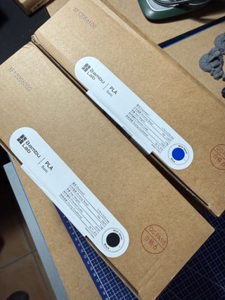 Bambu Lab PLA Basic Negro y Azul