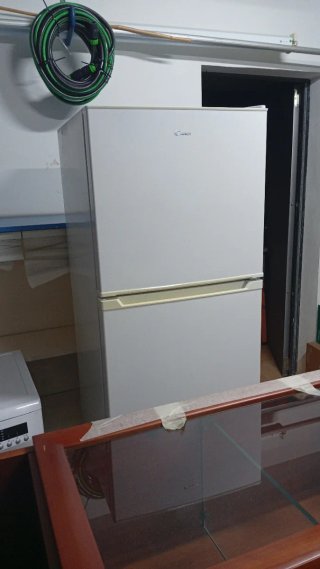 Nevera congelador superior, marca Candy, blanca