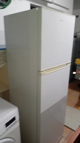 Nevera congelador superior, marca Candy, blanca