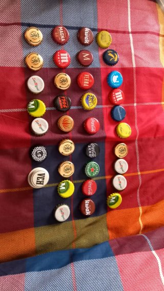 Lotto di 35 lattine di birra e bibite