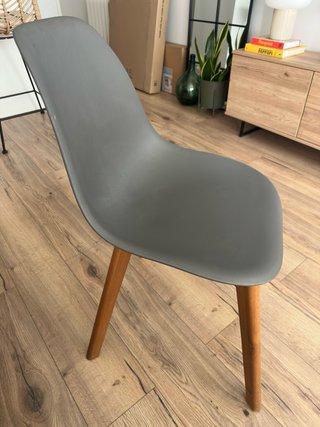 Silla Nórdica Plástico y Madera